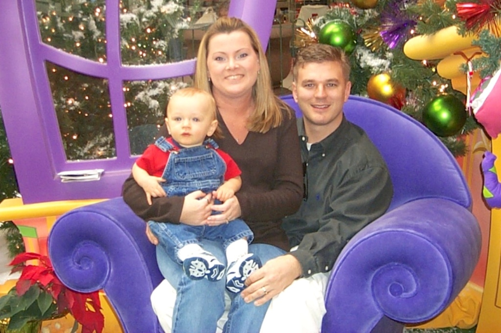 Hildebrand Christmas ScreenSaver/1024x768_2000-12-07 Justin-KT-Vale.jpg